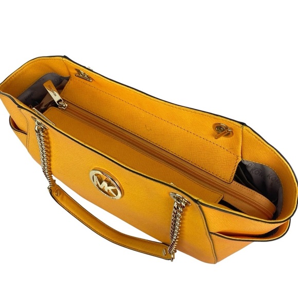 MICHAEL KORS Jet Set Large Saffiano Leather Shoulder Bag - $558. - Picture 6 of 12